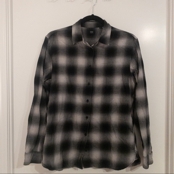 Uniqlo B&W Button Down Size M - Picture 3 of 6